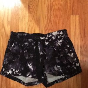 Lululemon shorts!